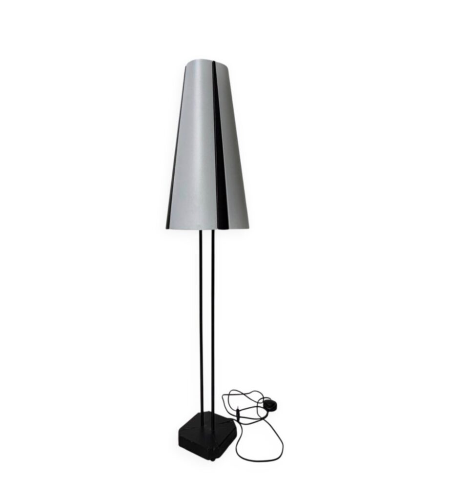 Lampadaire Ikea modèle Vistofta