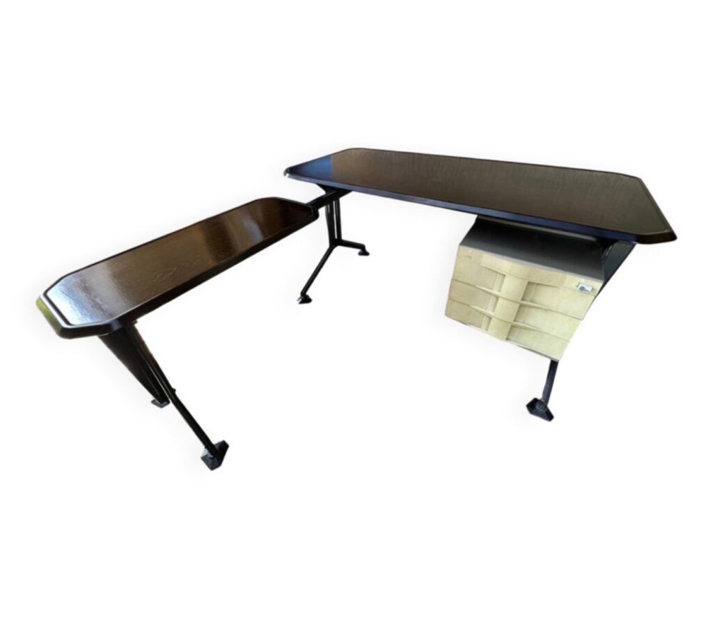 Bureau par BBPR pour Olivetti Synthesis série Arco avec son extension
